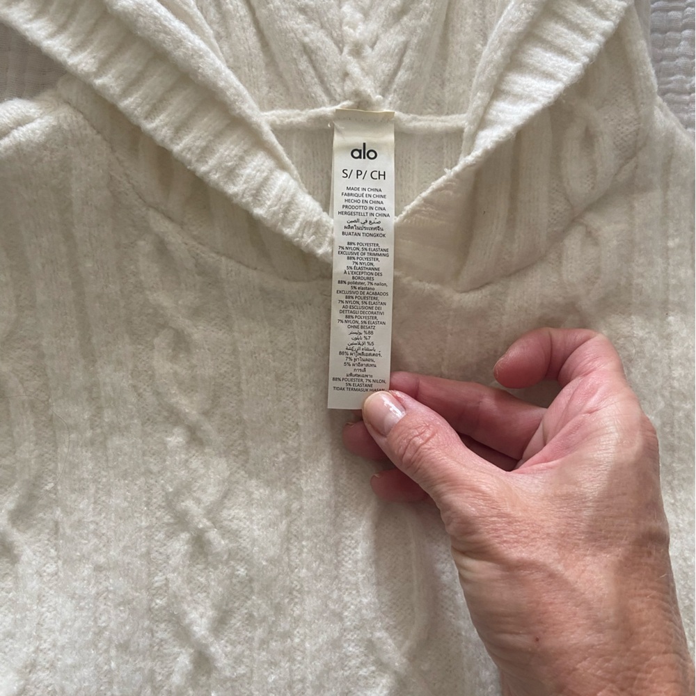 Alo yoga cable knit winter bliss hoodie ivory size S EUC - Picture 3 of 3